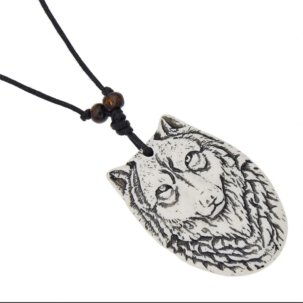 New Unisex Handmade Bohemian Hawaiian Tribal Wolf Amulet Wood & Resin Necklace